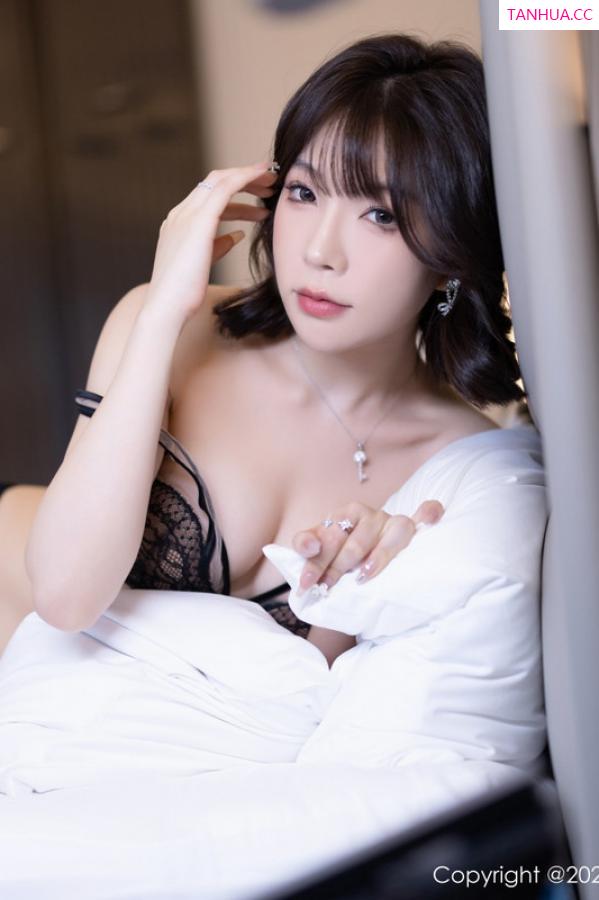 陈芝 芝芝Booty [XiuRen]高清写真图 2024.08.21 No.9048 徐莉芝Booty 时尚美腿第82张图片